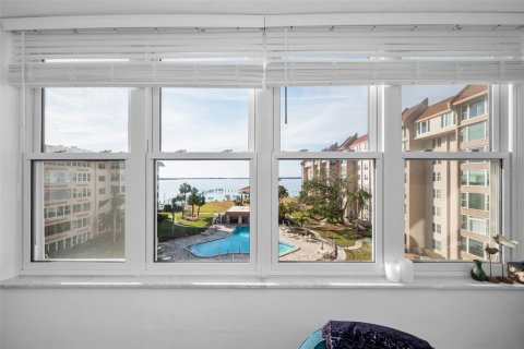 Condo in Dunedin, Florida, 1 bedroom  № 2383845 - photo 17