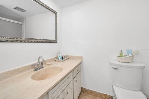 Condo in Dunedin, Florida, 1 bedroom  № 2383845 - photo 23