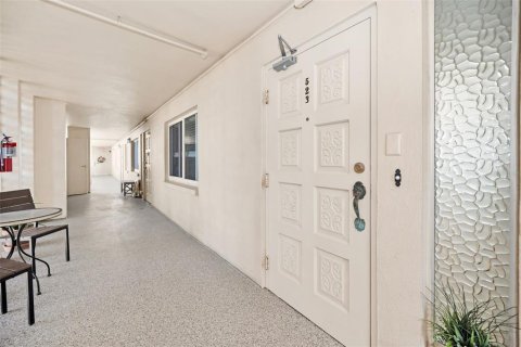 Condo in Dunedin, Florida, 1 bedroom  № 2383845 - photo 3