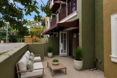 Townhouse in Tampa, Florida 3 bedrooms, 208.84 sq.m. № 2206973 - photo 14