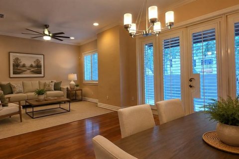 Townhouse in Tampa, Florida 3 bedrooms, 208.84 sq.m. № 2206973 - photo 9