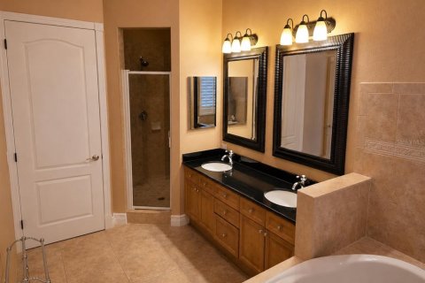 Townhouse in Tampa, Florida 3 bedrooms, 208.84 sq.m. № 2206973 - photo 28
