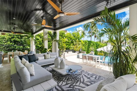 House in Coral Gables, Florida 6 bedrooms, 462.65 sq.m. № 1889417 - photo 14