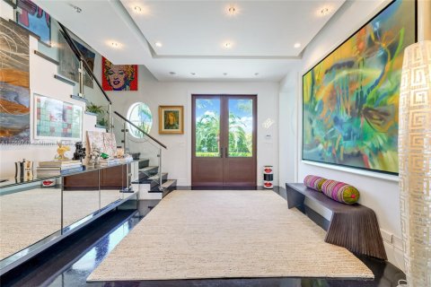 House in Coral Gables, Florida 6 bedrooms, 462.65 sq.m. № 1889417 - photo 3
