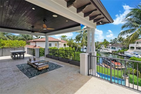 House in Coral Gables, Florida 6 bedrooms, 462.65 sq.m. № 1889417 - photo 13