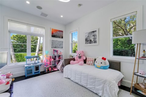 House in Coral Gables, Florida 6 bedrooms, 462.65 sq.m. № 1889417 - photo 17