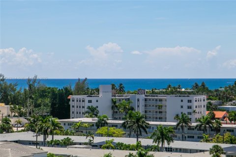 Condo in Hallandale Beach, Florida, 3 bedrooms  № 1890793 - photo 2