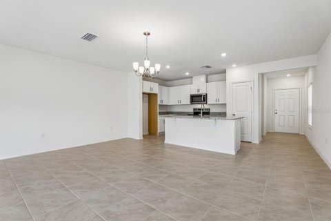 Townhouse in Lake Wales, Florida 3 bedrooms, 156.54 sq.m. № 2379411 - photo 6