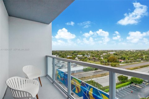 Condominio en venta en Miami, Florida, 1 dormitorio, 75.07 m2 № 1982822 - foto 12