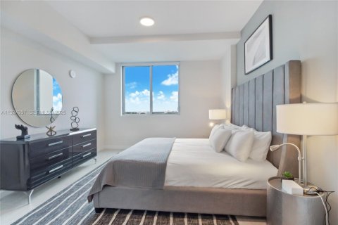 Condominio en venta en Miami, Florida, 1 dormitorio, 75.07 m2 № 1982822 - foto 10