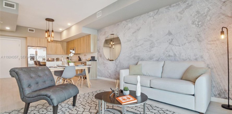 Condominio en Miami, Florida, 1 dormitorio  № 1982822