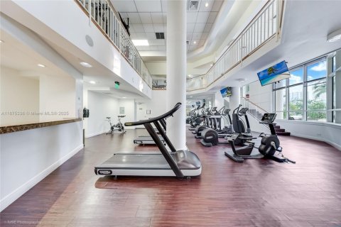 Купить кондоминиум в Майами, Флорида 3 спальни, 159.7м2, № 1921943 - фото 9