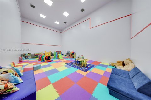 Купить кондоминиум в Майами, Флорида 3 спальни, 159.7м2, № 1921943 - фото 24