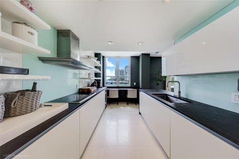 Купить кондоминиум в Майами, Флорида 3 спальни, 159.7м2, № 1921943 - фото 11