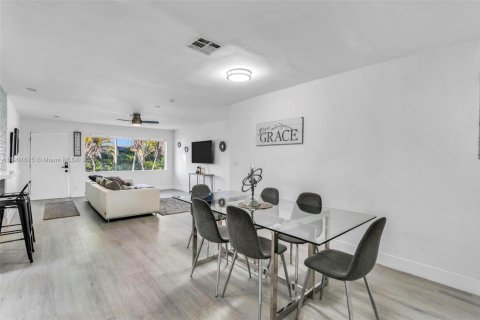 Снять в аренду виллу или дом в Дания-Бич, Флорида 3 спальни, 133.59м2, № 1953817 - фото 12