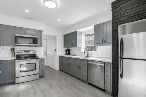 Снять в аренду виллу или дом в Дания-Бич, Флорида 3 спальни, 133.59м2, № 1953817 - фото 11