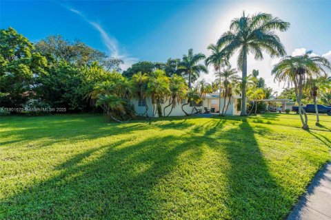 Снять в аренду виллу или дом в Дания-Бич, Флорида 3 спальни, 133.59м2, № 1953817 - фото 26