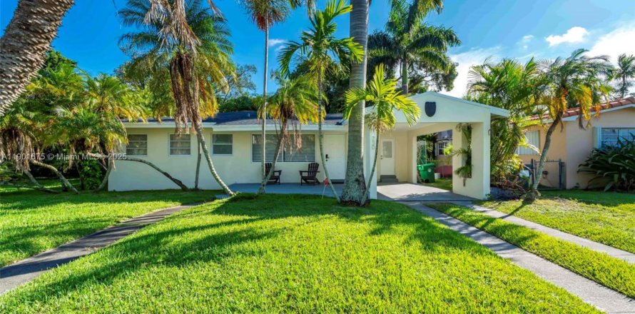 Дом в Дания-Бич, Флорида 3 спальни, 133.59м2 № 1953817