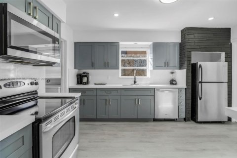 Снять в аренду виллу или дом в Дания-Бич, Флорида 3 спальни, 133.59м2, № 1953817 - фото 9