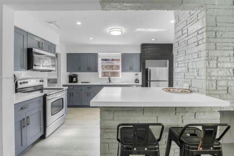 Снять в аренду виллу или дом в Дания-Бич, Флорида 3 спальни, 133.59м2, № 1953817 - фото 8