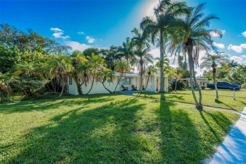 Снять в аренду виллу или дом в Дания-Бич, Флорида 3 спальни, 133.59м2, № 1953817 - фото 25