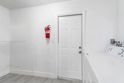 Снять в аренду виллу или дом в Дания-Бич, Флорида 3 спальни, 133.59м2, № 1953817 - фото 22