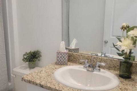Villa ou maison à louer à Kissimmee, Floride: 3 chambres, 135.17 m2 № 2102339 - photo 11