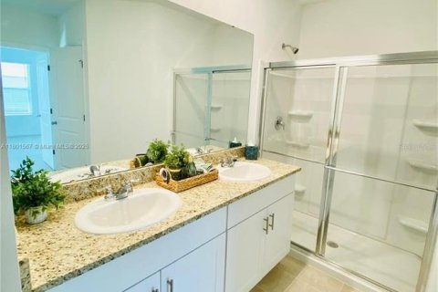 Villa ou maison à louer à Kissimmee, Floride: 3 chambres, 135.17 m2 № 2102339 - photo 16