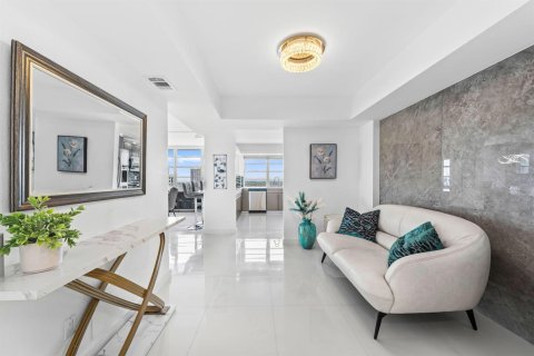 Condo in Aventura, Florida, 2 bedrooms № 2250840 - photo 3