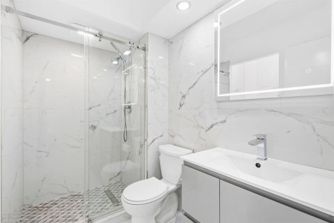 Condo in Aventura, Florida, 2 bedrooms № 2250840 - photo 9