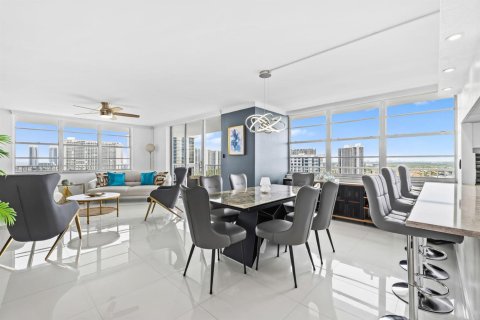 Condo in Aventura, Florida, 2 bedrooms № 2250840 - photo 4