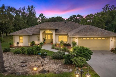 House in Inverness, Florida 3 bedrooms, 175.21 sq.m. № 1904283 - photo 2