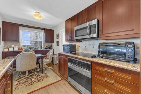 Copropriété à vendre à Hollywood, Floride: 2 chambres, 130.06 m2 № 2049926 - photo 12