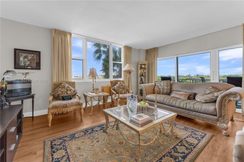 Copropriété à vendre à Hollywood, Floride: 2 chambres, 130.06 m2 № 2049926 - photo 7