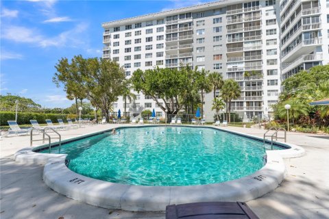 Copropriété à vendre à Hollywood, Floride: 2 chambres, 130.06 m2 № 2049926 - photo 4