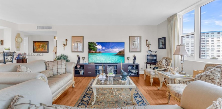 Condo à Hollywood, Floride, 2 chambres  № 2049926