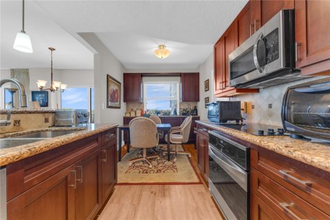 Copropriété à vendre à Hollywood, Floride: 2 chambres, 130.06 m2 № 2049926 - photo 2