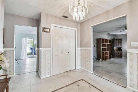House in Seminole, Florida 3 bedrooms, 162.95 sq.m. № 1894071 - photo 4