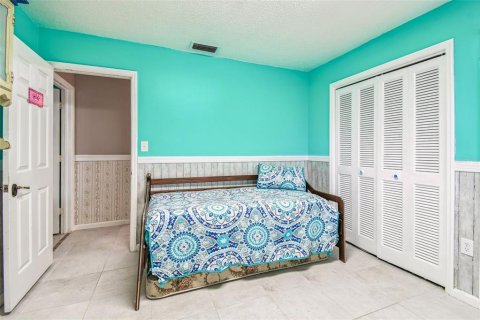 House in Seminole, Florida 3 bedrooms, 162.95 sq.m. № 1894071 - photo 26