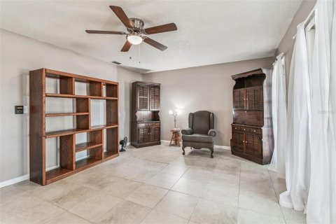 House in Seminole, Florida 3 bedrooms, 162.95 sq.m. № 1894071 - photo 5