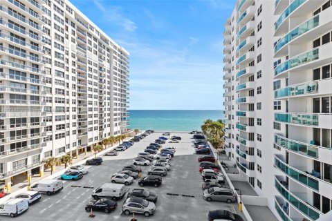 Copropriété à vendre à Hollywood, Floride: 1 chambre, 82.03 m2 № 1488483 - photo 8