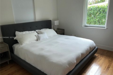 Villa ou maison à louer à Coral Gables, Floride: 3 chambres, 170.2 m2 № 2002034 - photo 18