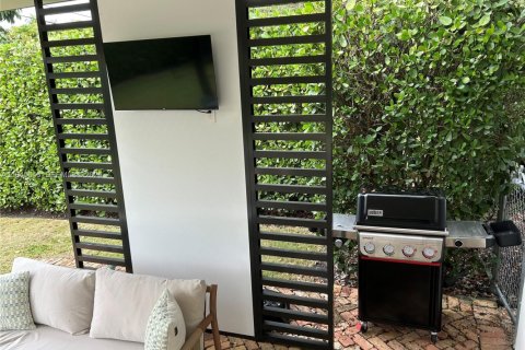 Villa ou maison à louer à Coral Gables, Floride: 3 chambres, 170.2 m2 № 2002034 - photo 12