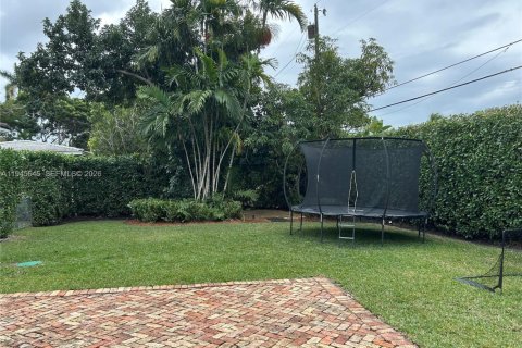 Villa ou maison à louer à Coral Gables, Floride: 3 chambres, 170.2 m2 № 2002034 - photo 13