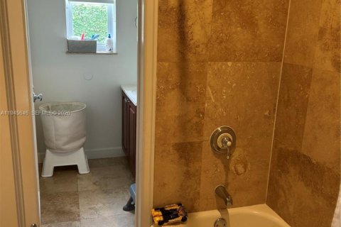 Villa ou maison à louer à Coral Gables, Floride: 3 chambres, 170.2 m2 № 2002034 - photo 16