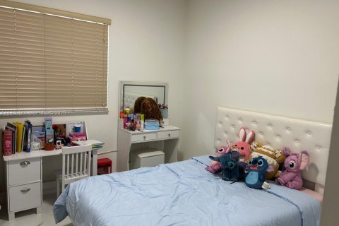 Casa en venta en Miami, Florida, 3 dormitorios, 137.77 m2 № 2002554 - foto 18