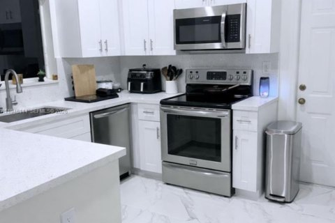 Casa en venta en Miami, Florida, 3 dormitorios, 137.77 m2 № 2002554 - foto 5