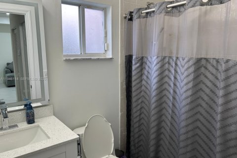 Casa en venta en Miami, Florida, 3 dormitorios, 137.77 m2 № 2002554 - foto 19