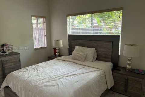 Casa en venta en Miami, Florida, 3 dormitorios, 137.77 m2 № 2002554 - foto 27