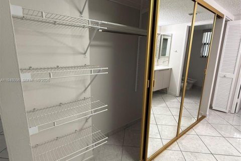 Купить кондоминиум в Санни-Айлс-Бич, Флорида 2 спальни, 170.94м2, № 2005821 - фото 26